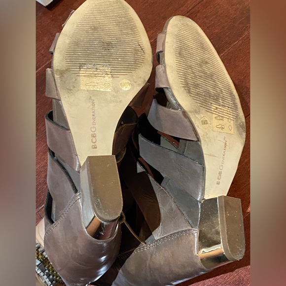 BCBG generation brown gladiator Sandals hidden 4” heel size 8.5 - Picture 10 of 11